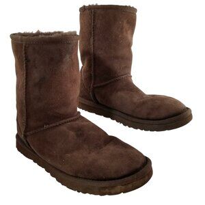 UGG Australia Womens Size 7 Classic Short Ankle Boots Suede Chestnut Round Toe